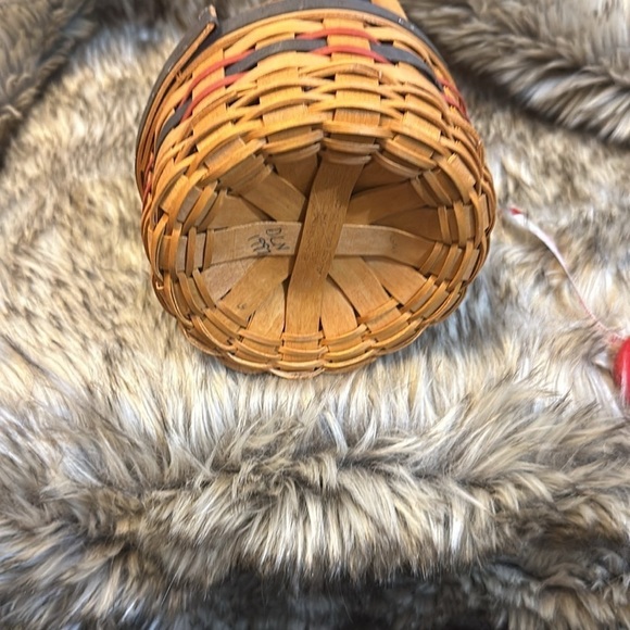1997 inaugural,Longaberger basket, like new looks like it’s never been used. - Picture 4 of 5